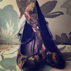 Madden Girl Multi Color Fabric PeepToe Pumps  Sz 9